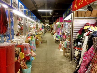 青島人的一天，從早市開始 城市記憶里的皮革煙火